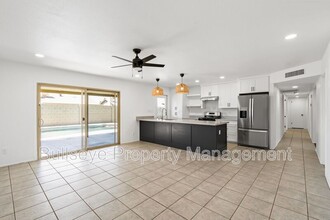 2525 E La Jolla Dr in Tempe, AZ - Building Photo - Building Photo