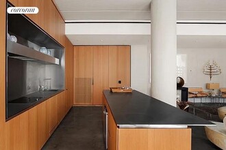 100 E 53rd St in New York, NY - Building Photo - Building Photo