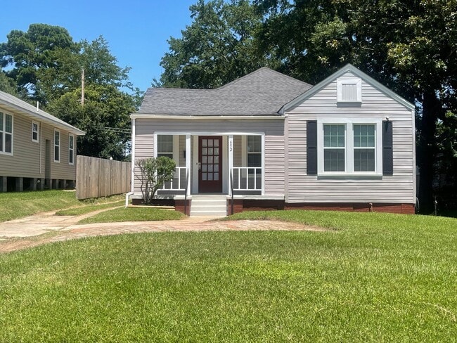 property at 652 Stephenson St