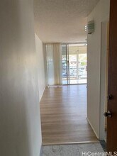 909 Ala Lilikoi St in Honolulu, HI - Foto de edificio - Building Photo