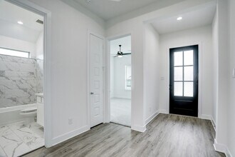 3003 Lago Costa Dr in Texas City, TX - Building Photo - Building Photo