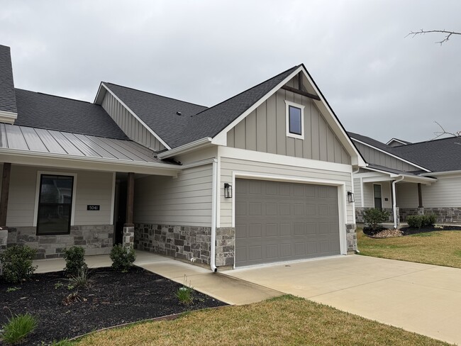 5041 Mooney Fls Dr in Bryan, TX - Building Photo - Building Photo