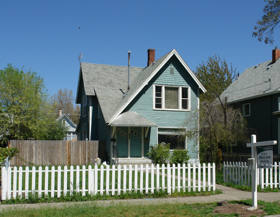 1122 W Augusta Ave in Spokane, WA - Building Photo