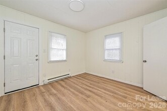 300 E Hudson St, Unit 1100-1131 in Monroe, NC - Foto de edificio - Building Photo