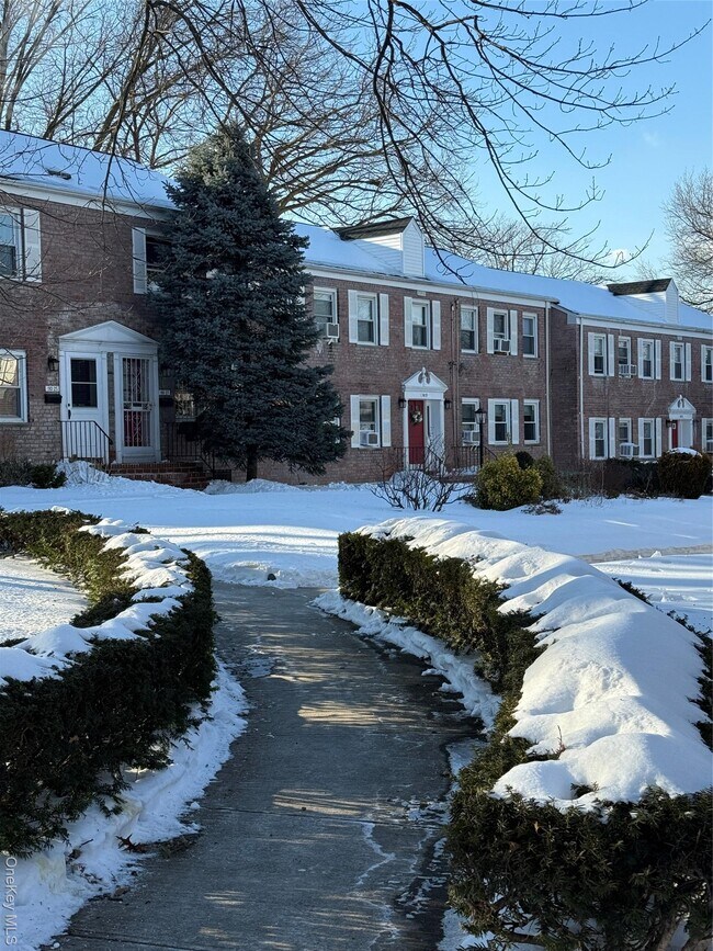 110-51 64th Rd in Queens, NY - Building Photo - Building Photo