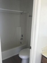 888 Greenfield Ave in Hanford, CA - Building Photo - Building Photo