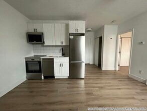 740 E 7th St, Unit 17 in Boston, MA - Building Photo - Building Photo