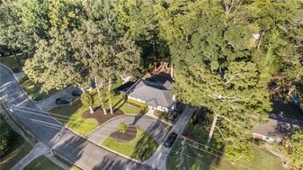 2676 Cottonwood Dr in Marietta, GA - Building Photo