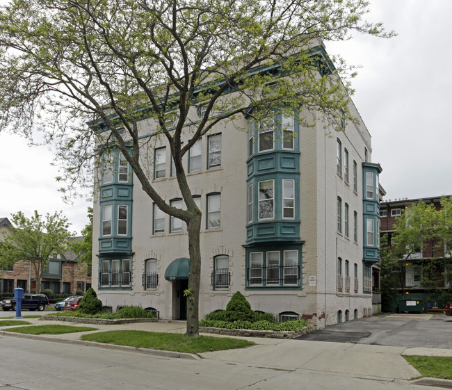 1503 N Humboldt Ave in Milwaukee, WI - Foto de edificio - Building Photo