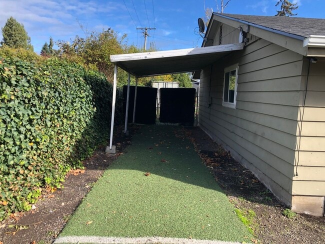 1333 Mill St in Springfield, OR - Building Photo - Building Photo