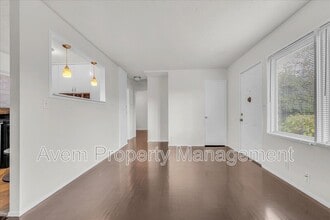 4525 NE 118th Ave in Portland, OR - Building Photo - Building Photo