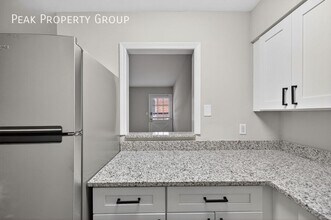 6419 Montgomery Rd in Cincinnati, OH - Building Photo - Building Photo