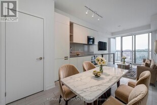 39 Mary St in Barrie, ON - Building Photo