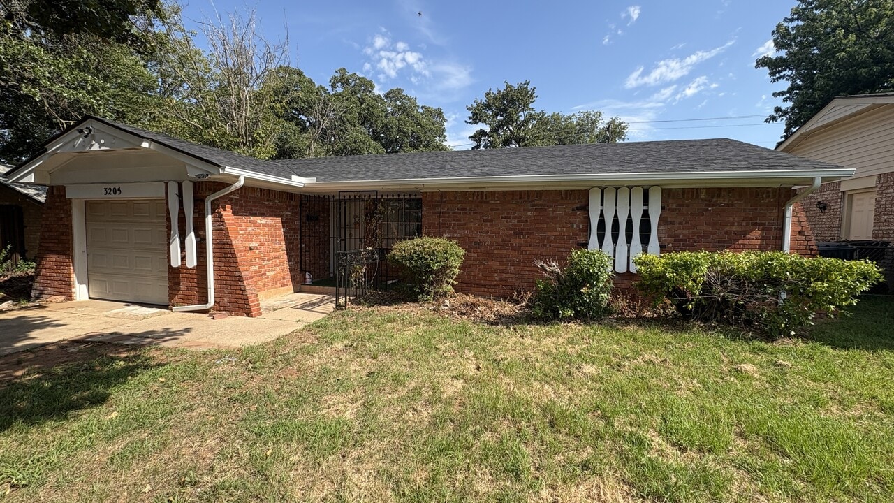 3205 SE 51st St in Oklahoma City, OK - Building Photo