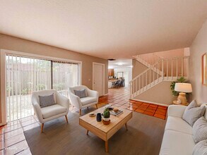 317 3rd Ln in Palm Beach Gardens, FL - Building Photo - Building Photo