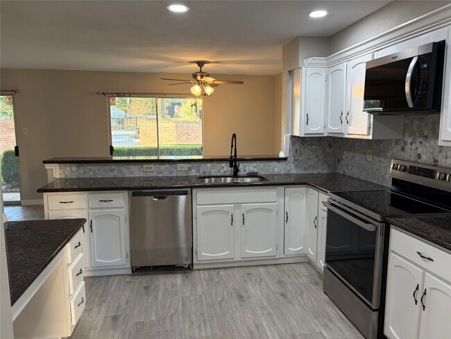 14555 Wunderlich Dr in Houston, TX - Building Photo - Building Photo