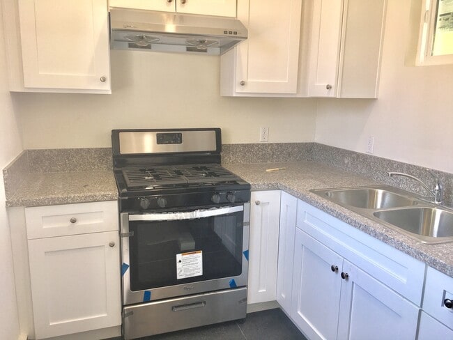 property at 1046 Laurel Ave