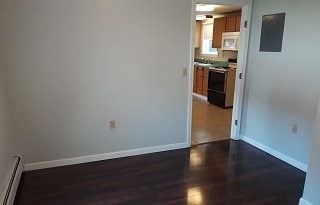 31 Middle Street in Orono, ME - Foto de edificio - Building Photo