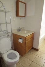 18 Arch St in Manchester, CT - Building Photo - Building Photo