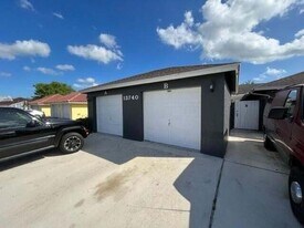 13740 Yarmouth Dr in Wellington, FL - Building Photo