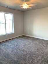 4700 Roark Dr in Richland, WA - Building Photo - Building Photo