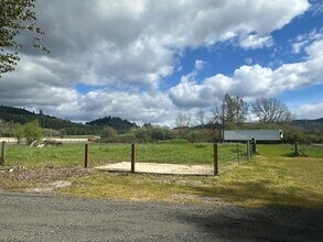 25285 Salmon River Hwy in Willamina, OR - Building Photo - Building Photo