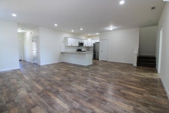 1105 S Cedar Pl in Kennewick, WA - Building Photo - Building Photo