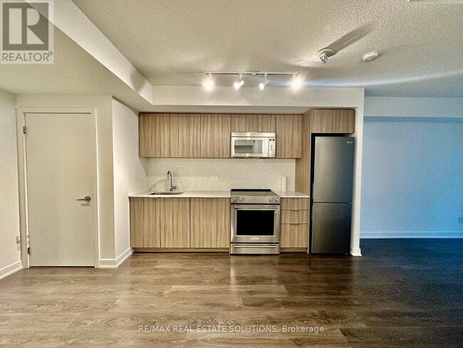 30 Samuel Wood Wy in Toronto, ON - Building Photo - Building Photo