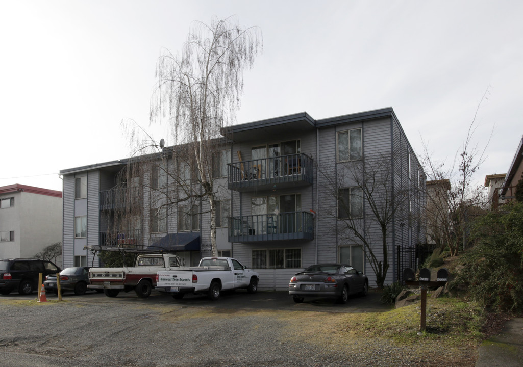 Maria Manor Apartments in Seattle, WA - Building Photo