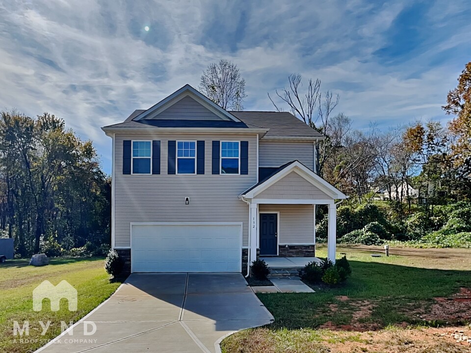 132 Lippard Springs Cir in Statesville, NC - Building Photo