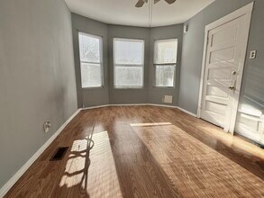 2151 N Kenneth Ave, Unit 1 in Chicago, IL - Building Photo - Building Photo