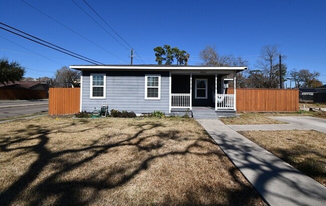 property at 3803 Arbor St