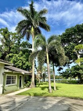 6225 Pine Dr in Lantana, FL - Building Photo - Building Photo