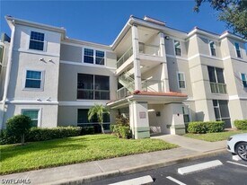 23520 Walden Center Dr in Bonita Springs, FL - Building Photo