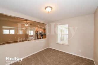 741 Martin Lakes Dr E in Jacksonville, FL - Building Photo - Building Photo