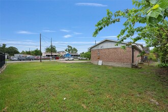 3520 Three Sisters St in Houston, TX - Building Photo - Building Photo