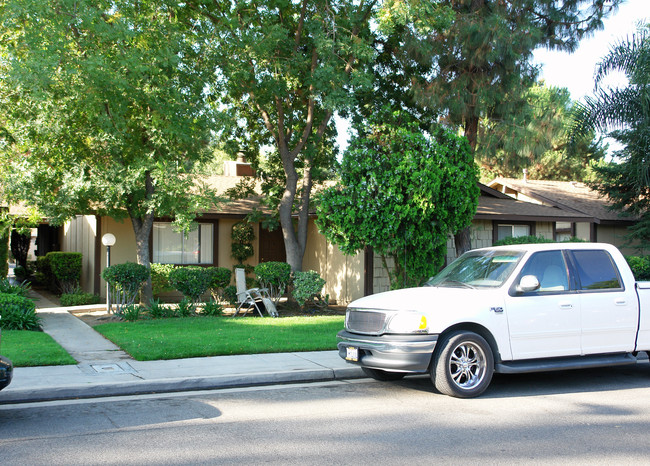 150 W 9th St in Clovis, CA - Foto de edificio - Building Photo