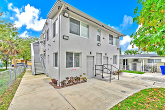 600 NW 25th Ct in Miami, FL - Building Photo - Building Photo