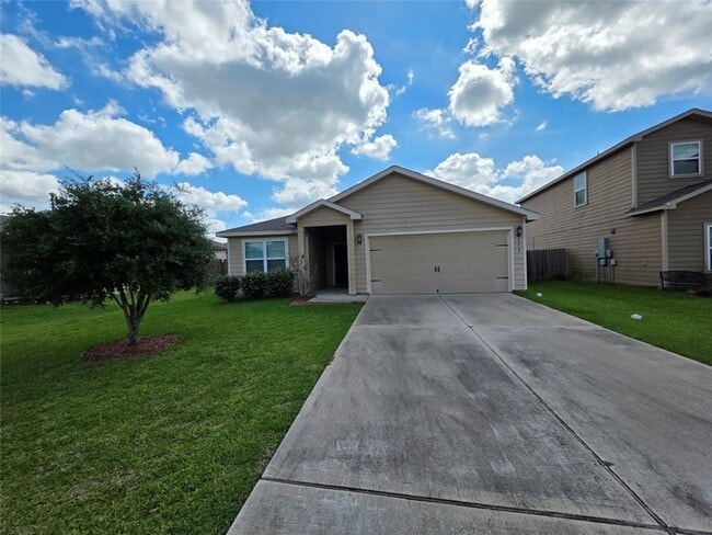 property at 723 Crystal Lakes Dr