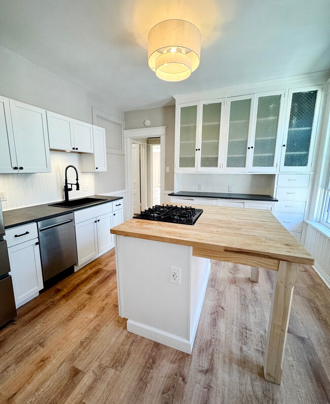 2480 N Murray Ave, Unit 2480