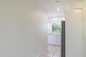 3709 Michigan Ave-Unit -Unit B in Ft. Myers, FL - Building Photo - Building Photo