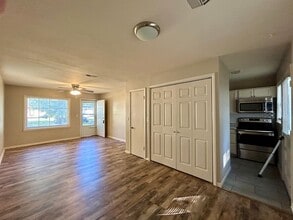 4605 S Glenn St in Wichita, KS - Building Photo - Building Photo