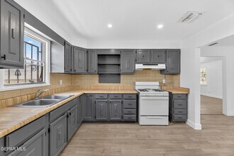 5436 Gtwy Blvd E in El Paso, TX - Building Photo - Building Photo
