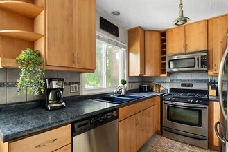 2320 Montclaire St in Austin, TX - Building Photo - Building Photo