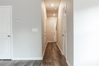 9220 Golfview Cir in Covington, GA - Building Photo - Building Photo