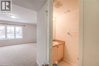 12 Holborn Dr in Kitchener, ON - Building Photo - Building Photo