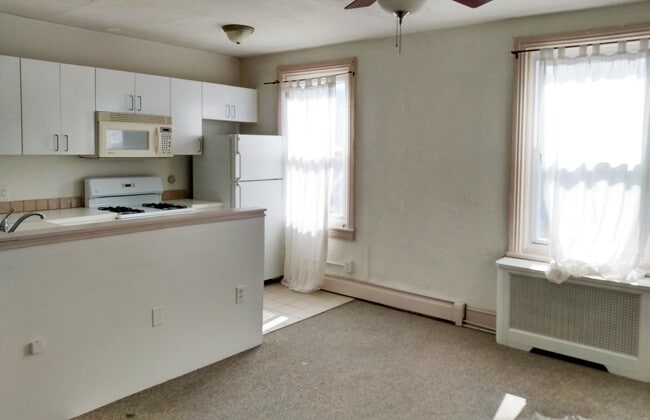 1355 Ridge Ave, Unit Unit 3 in Philadelphia, PA - Building Photo - Building Photo