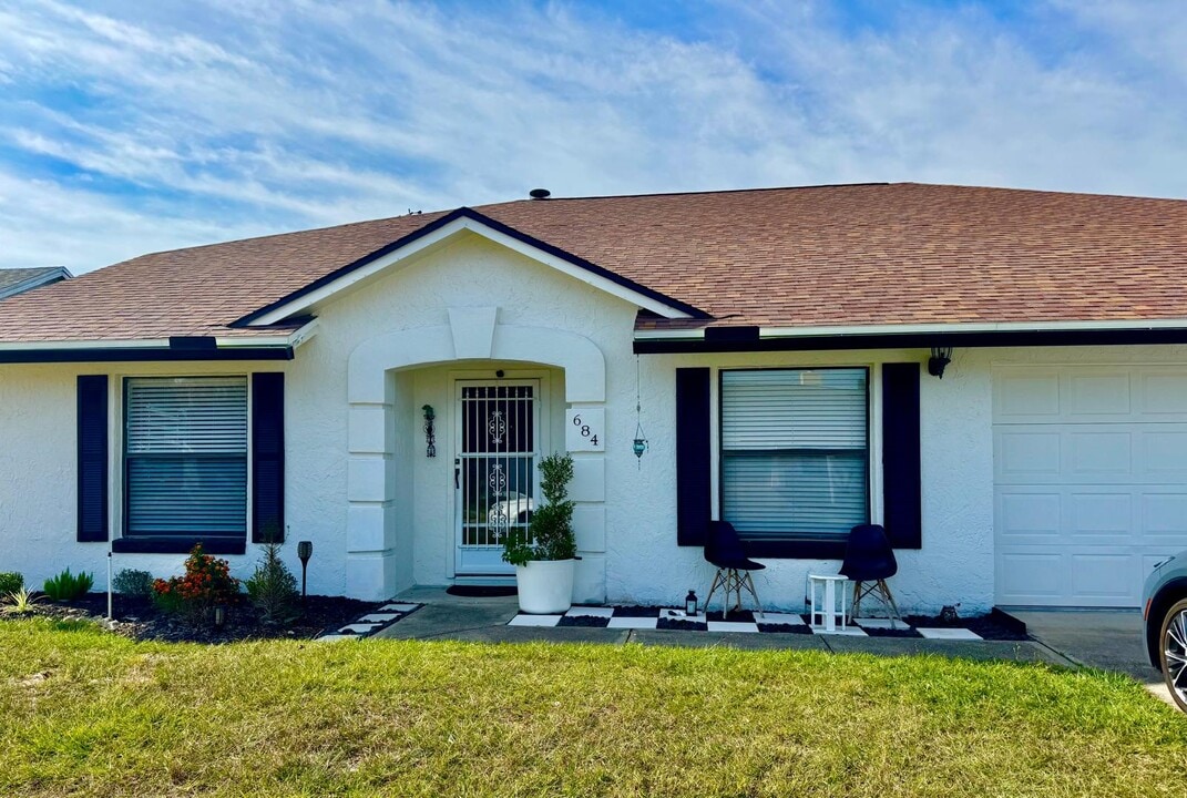 684 Starstone Dr in Lake Mary, FL - Building Photo