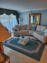 5757 Collins Ave in Miami Beach, FL - Foto de edificio - Building Photo