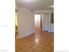 15555 Miami Lakeway N-Unit -# 20 in Miami Lakes, FL - Building Photo - Building Photo